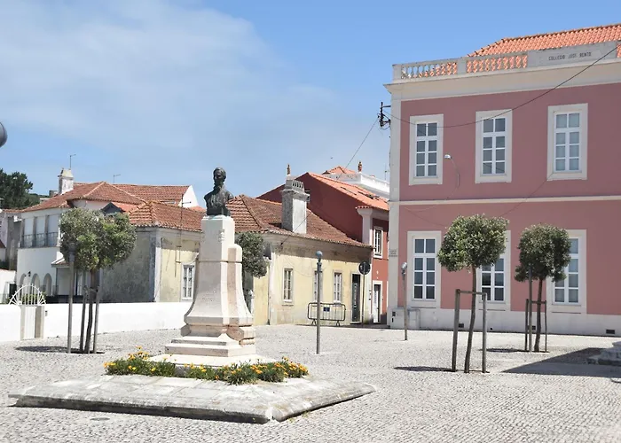 Дом отдыха Nazare For Surfing Famalicao